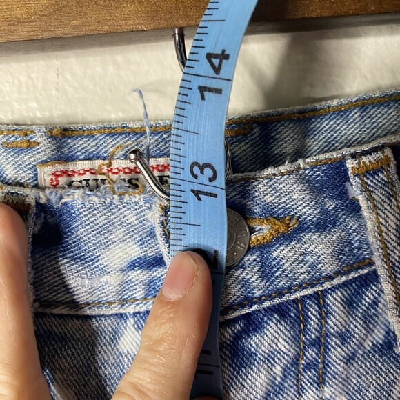 Vintage Guess High Rise  Mom Jean Shorts Sz 31 Distressed Bleached 90s women usa - Picture 12 of 13